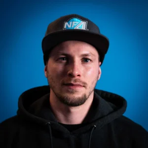 Joel Gubser Der Regisseur. Sorgt sich um unsere kreativen Konzepte, erstellt die Drehbücher und führt Regie auf dem Set.