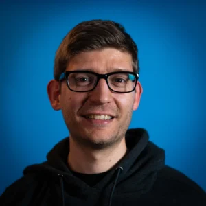 Roman Schumacher Wenn wir Verstärkung auf dem Filmset brauchen, holen wir gerne einen zweiten Roman dazu. Nach langjähriger Zusammenarbeit sind wir ein eingespieltes Team.